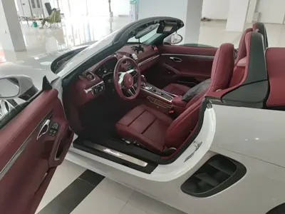 Porsche 718 2024, 11000 км, за 73276.98 USD