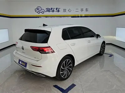 Volkswagen Golf 2022, 11200 км, за 13176.04 USD