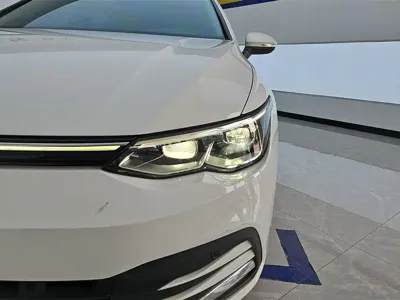Volkswagen Golf 2022, 11200 км, за 13176.04 USD