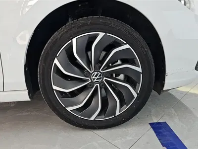 Volkswagen Golf 2022, 11200 км, за 13176.04 USD - фото 6