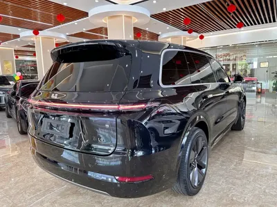 Li Auto Li L9 2023, 70000 км, за 34752.2 USD