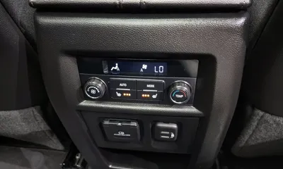 ChevroletGMDaewoo Traverse 2022, 18929 км, за 23449.81 USD - фото 18