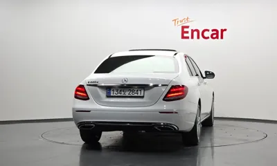 Mercedes-Benz E-Class 2018, 107966 км, за 11181.17 USD