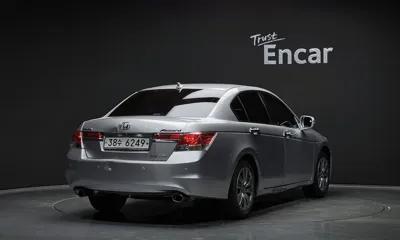 Honda Accord 2011, 182730 км, за 1970.57 USD