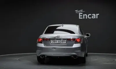 Honda Accord 2011, 182730 км, за 1970.57 USD