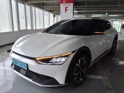 Kia EV6 · 2023 год