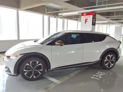 Kia EV6 2023, 121370 км, за 4174.87 USD - фото 9
