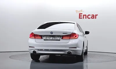 BMW 5-Series 2018, 121338 км, за 13121.96 USD