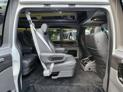 Chevrolet Express Van 2018, 79829 км, за 23303.14 USD - фото 10