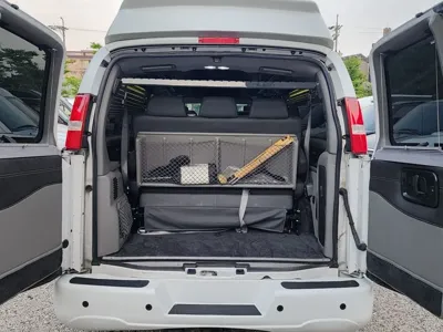 Chevrolet Express Van 2018, 79829 км, за 23303.14 USD - фото 16