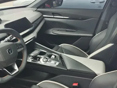Changan UNI-V 2023, 20000 км, за 8369.06 USD