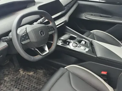 Changan UNI-V 2023, 20000 км, за 8369.06 USD