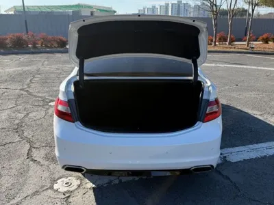 Hyundai Grandeur 2015, 192086 км, за 3708.61 USD