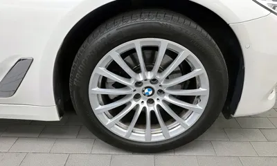 BMW 5-Series 2019, 65054 км, за 16377.27 USD