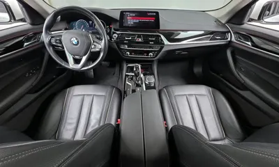 BMW 5-Series 2019, 65054 км, за 16377.27 USD - фото 7