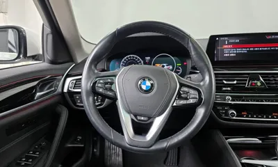 BMW 5-Series 2019, 65054 км, за 16377.27 USD - фото 13