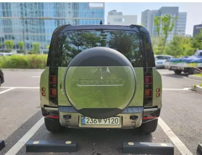 Land Rover Defender 2025, 15174 км, за 54397.42 USD