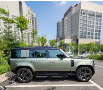 Land Rover Defender 2025, 15174 км, за 54397.42 USD