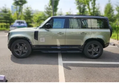 Land Rover Defender 2025, 15174 км, за 54397.42 USD