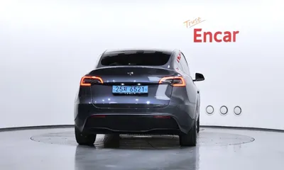 Tesla Model Y 2021, 59507 км, за 24914.28 USD