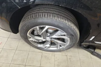 Hongqi HS3 PHEV 2024, 100 км, за 17159 USD - фото 15