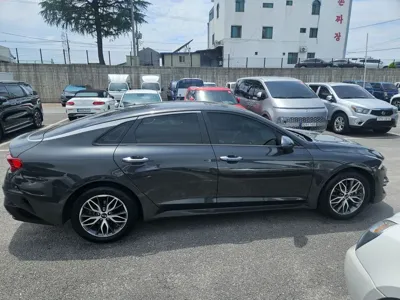 Kia K5 2021, 72597 км, за 11644.56 USD