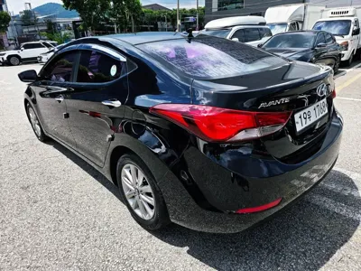 Hyundai Avante 2014, 133428 км, за 2467.93 USD