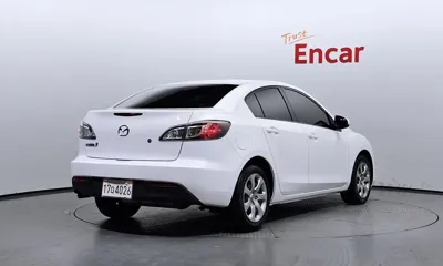Mazda Mazda 3 2011, 109670 км, за 5248.29 USD