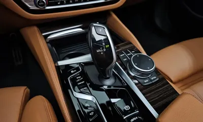 BMW 5-Series 2022, 28855 км, за 25585.38 USD - фото 9