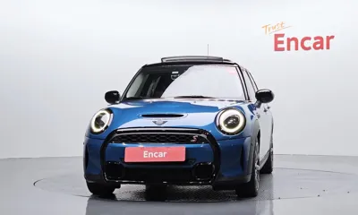 MINI Cooper 2022, 59715 км, за 15601.63 USD