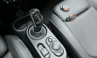 MINI Cooper 2022, 59715 км, за 15601.63 USD - фото 9