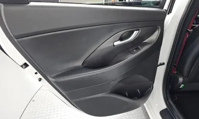 Hyundai i30 2018, 103465 км, за 8074.04 USD - фото 25