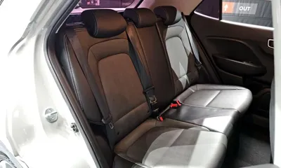 Hyundai Venue 2020, 67845 км, за 10125.82 USD - фото 12
