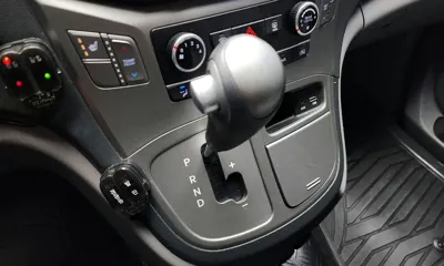 Hyundai Starex 2018, 76072 км, за 8306.19 USD - фото 9
