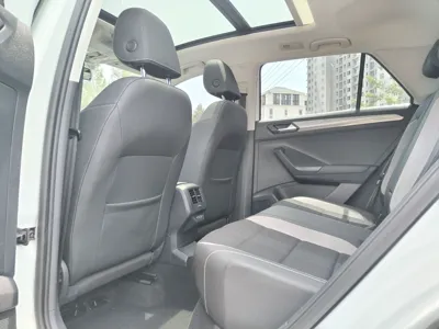 Volkswagen T-Roc 2022, 40100 км, за 13007 USD - фото 11