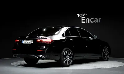 Mercedes-Benz E-Class 2021, 123116 км, за 20121.11 USD