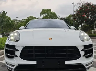 Porsche Macan · 2015 год
