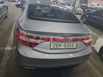 Hyundai Grandeur 2016, 136570 км, за 3835.4 USD