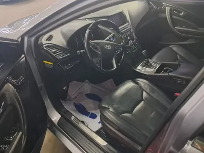 Hyundai Grandeur 2016, 136570 км, за 3835.4 USD