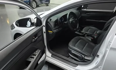 Hyundai Avante 2018, 59360 км, за 8775.92 USD - фото 10