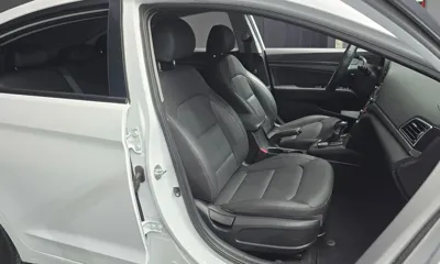 Hyundai Avante 2018, 59360 км, за 8775.92 USD - фото 11