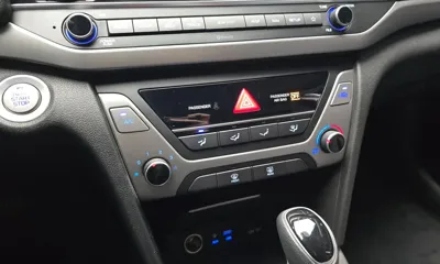 Hyundai Avante 2018, 59360 км, за 8775.92 USD - фото 18