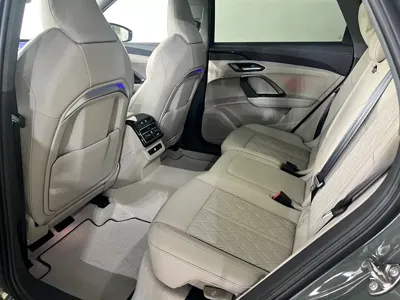 Audi Q5L 2026, 4000 км, за 45584.75 USD - фото 10