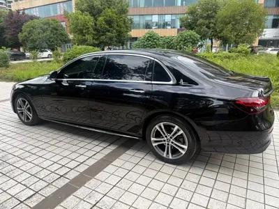 Mercedes-Benz E-Class 2021, 90000 км, за 29216.71 USD
