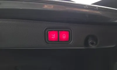 Mercedes-Benz E-Class 2018, 85262 км, за 15595.13 USD - фото 30