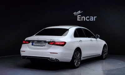 Mercedes-Benz E-Class 2023, 23440 км, за 31252.06 USD