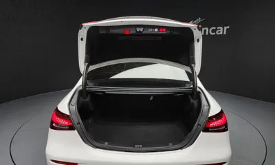 Mercedes-Benz E-Class 2023, 23440 км, за 31252.06 USD - фото 20