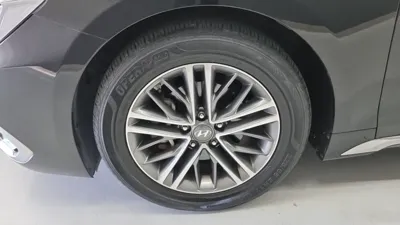 Hyundai Grandeur 2017, 116742 км, за 7807.51 USD