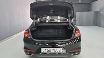 Hyundai Grandeur 2017, 116742 км, за 7807.51 USD - фото 16