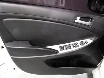 Hyundai Accent 2015, 92000 км, за 3447.83 USD - фото 8